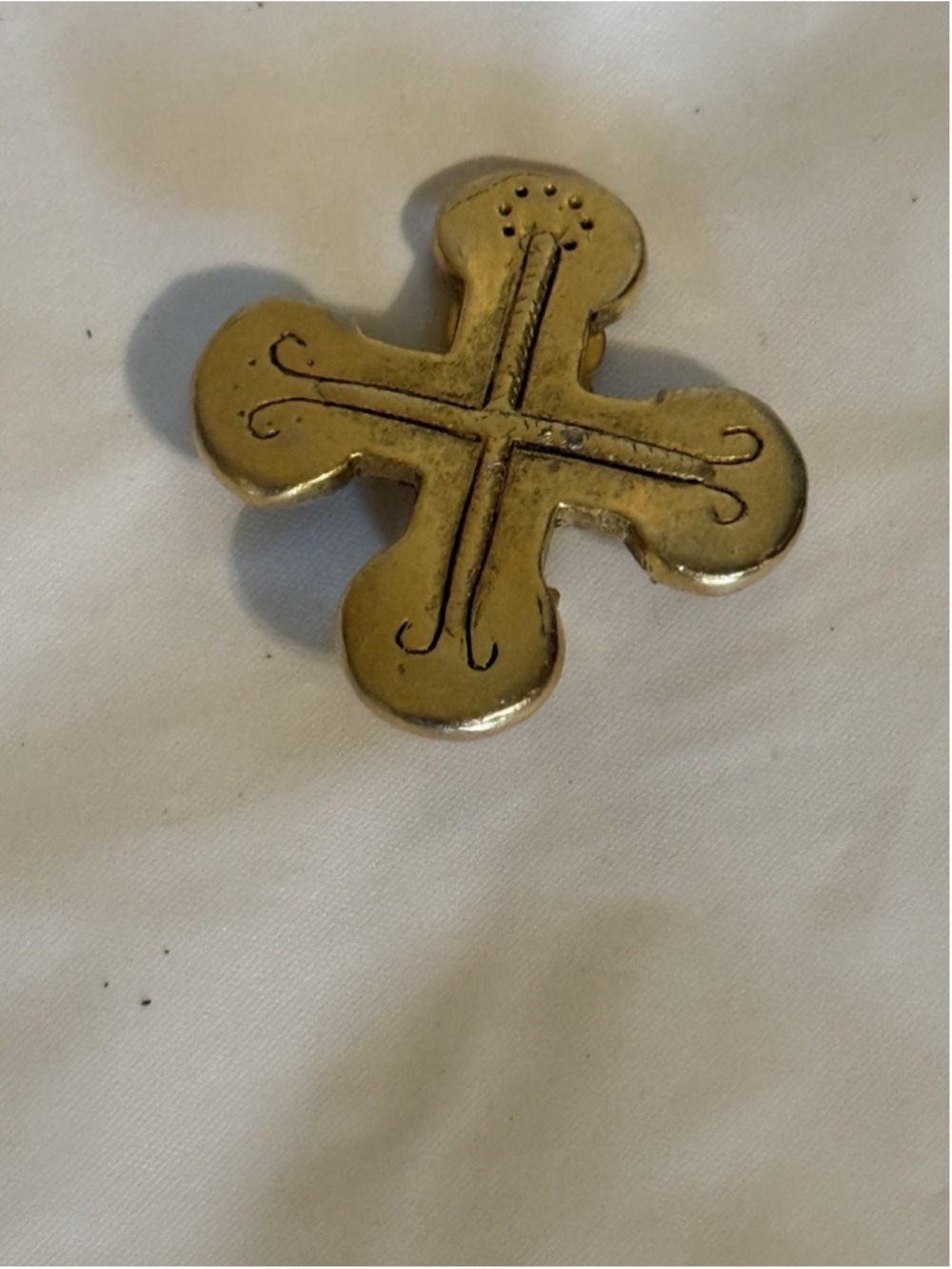 Vintage Shielded French Cross clip on earring French Etruscan - Picture 2 of 7